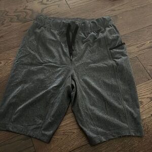 Lululemon men’s shorts size medium